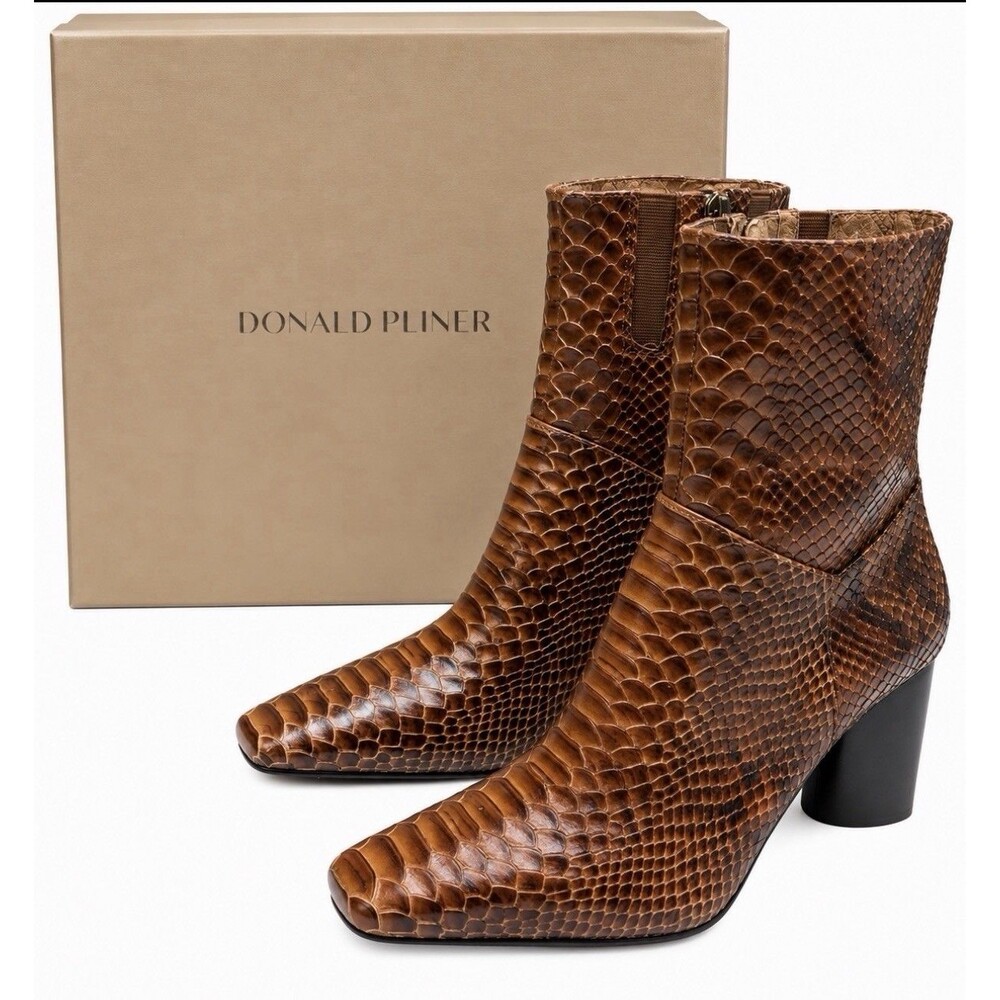 Donald Pliner Hindaus Snakeskin Embossed Leather Ankle Bootie Size 6 NIB